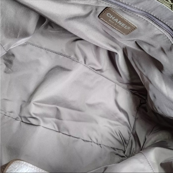 Authentic Rare Chanel Tote Bag New Travel Line Nylon Olive Green Women's Bag - Picture 6 of 11